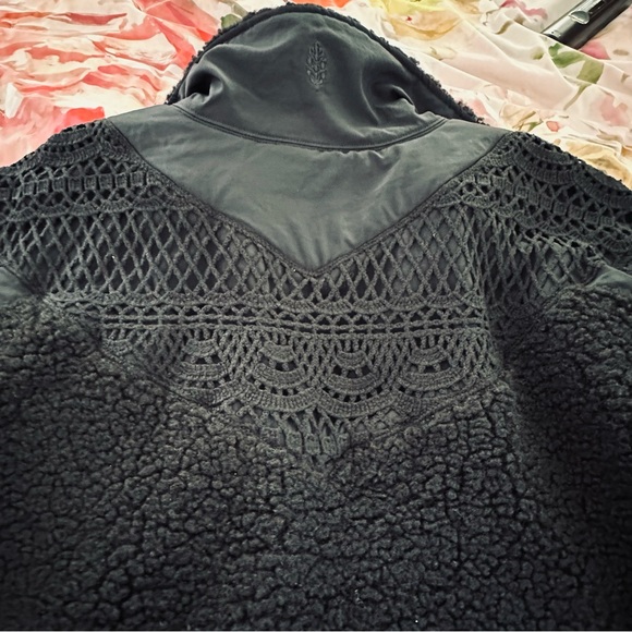 FREE PEOPLE SEASIDE FLEECE FAN FAVORITE PULLOVER - Picture 5 of 8